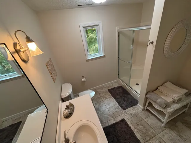 $739,999 | 80 Pine Hollow Drive, Middlebury, CT 06762