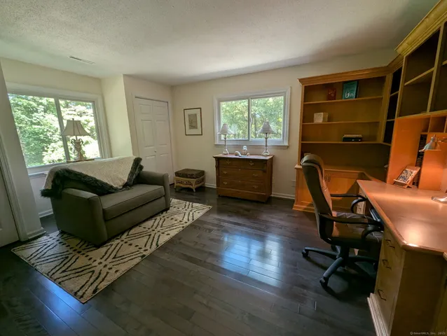 $739,999 | 80 Pine Hollow Drive, Middlebury, CT 06762