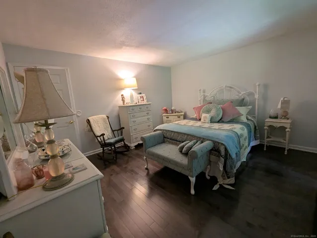 $739,999 | 80 Pine Hollow Drive, Middlebury, CT 06762