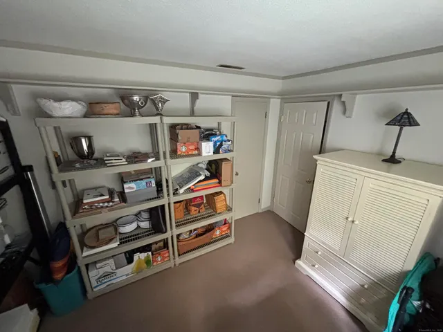 $739,999 | 80 Pine Hollow Drive, Middlebury, CT 06762