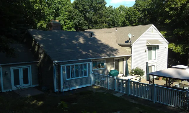 $739,999 | 80 Pine Hollow Drive, Middlebury, CT 06762