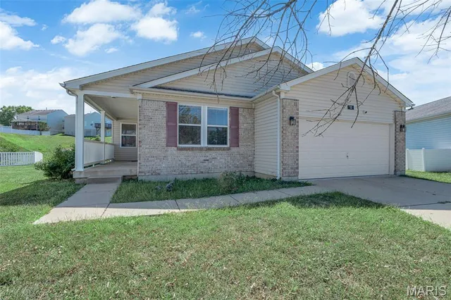 $275,000 | 12 Liberty Landing, Herculaneum, MO 63048