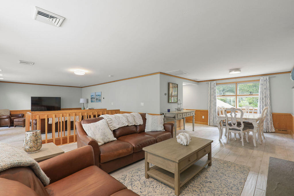 566 Shore Road Pocasset, MA 02559 - Photo 8 of 74 IMG_1218