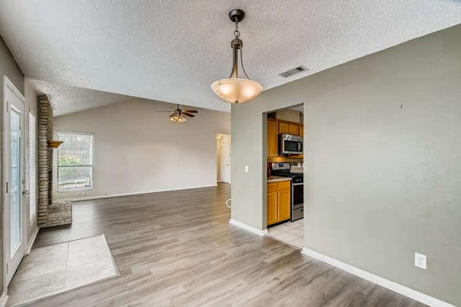 2201 Warfield Way Austin, TX 78728 - Photo 5 of 19