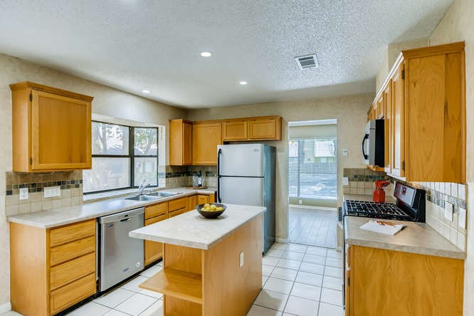 2201 Warfield Way Austin, TX 78728 - Photo 6 of 19