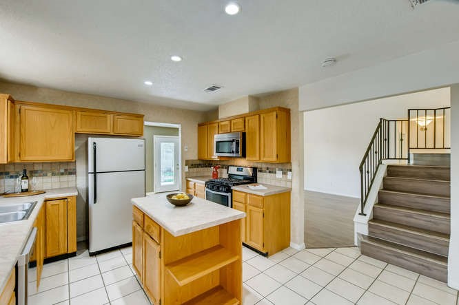 2201 Warfield Way Austin, TX 78728 - Photo 7 of 19 Refrigerator included