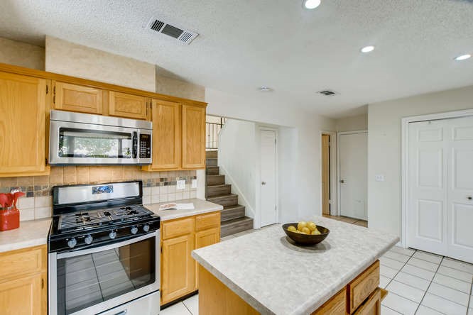 2201 Warfield Way Austin, TX 78728 - Photo 8 of 19 Stainless appliances