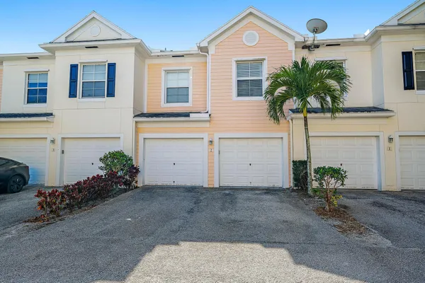 $565,000 | 105 Santiago Drive, Unit 102, Jupiter, FL 33458