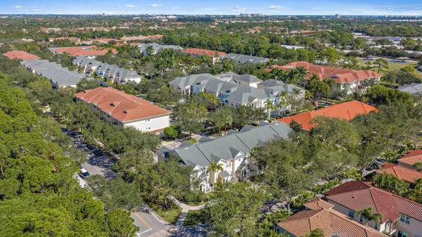 $565,000 | 105 Santiago Drive, Unit 102, Jupiter, FL 33458