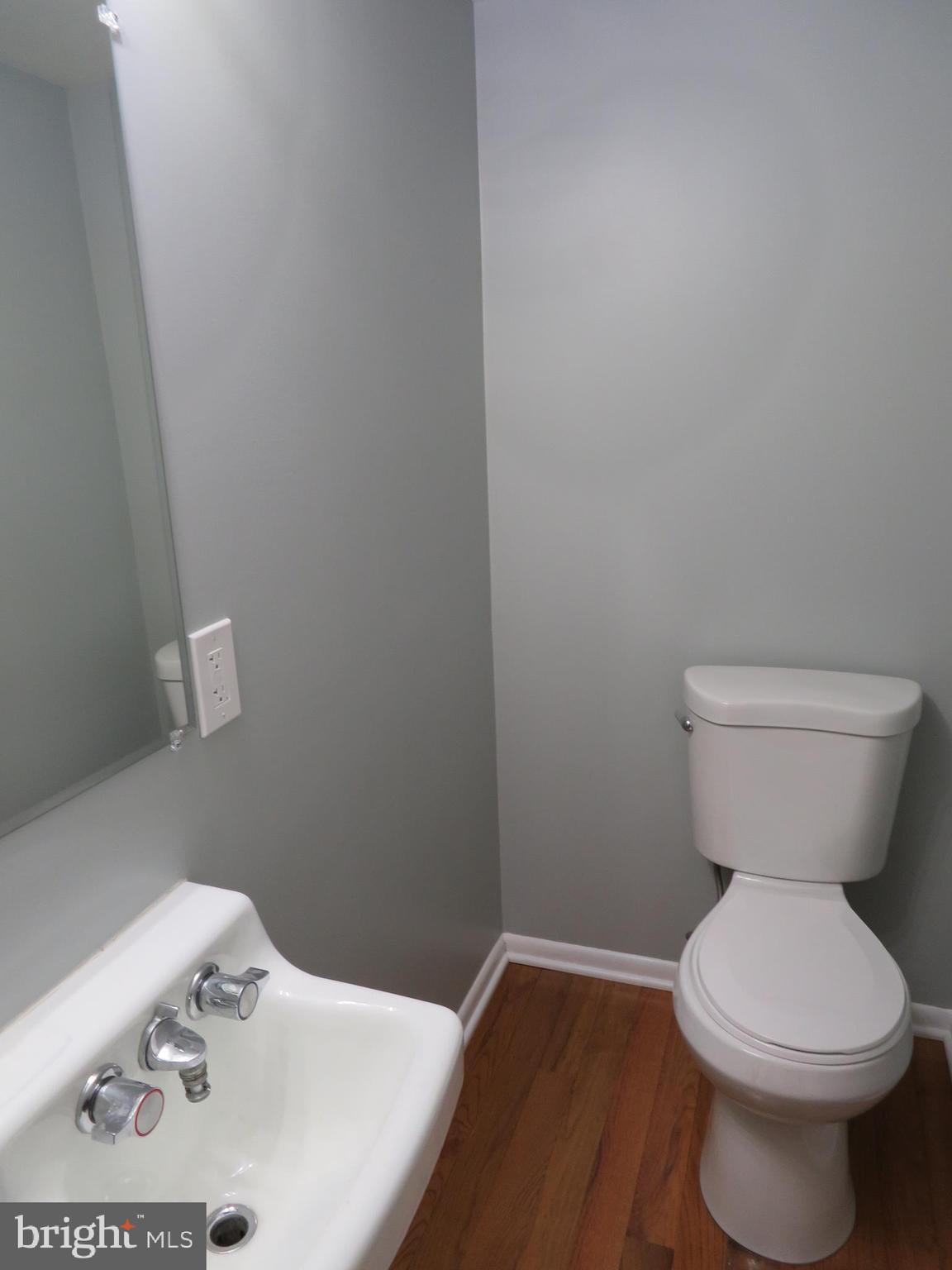 9703 Glen Avenue Silver Spring, MD 20910 - Photo 11 of 36