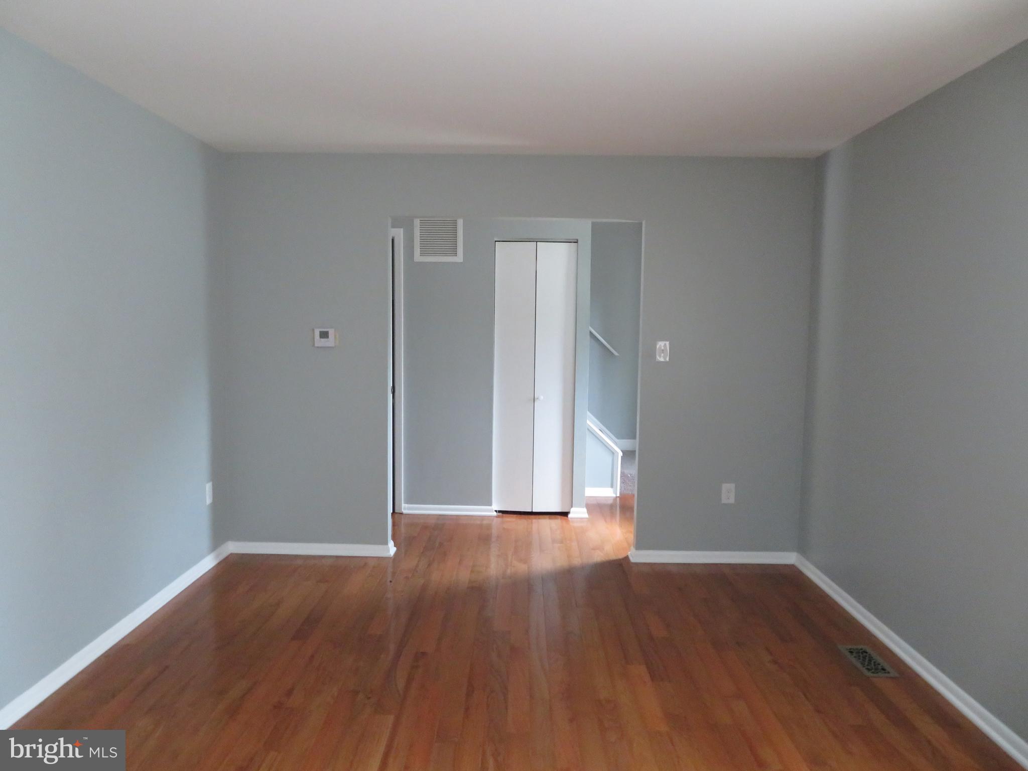 9703 Glen Avenue Silver Spring, MD 20910 - Photo 4 of 36