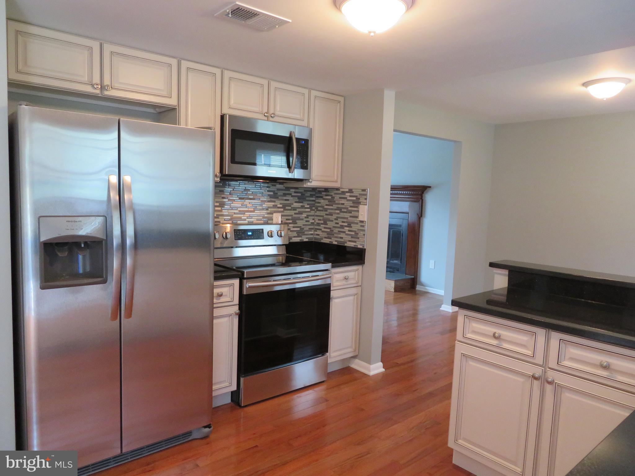 9703 Glen Avenue Silver Spring, MD 20910 - Photo 8 of 36