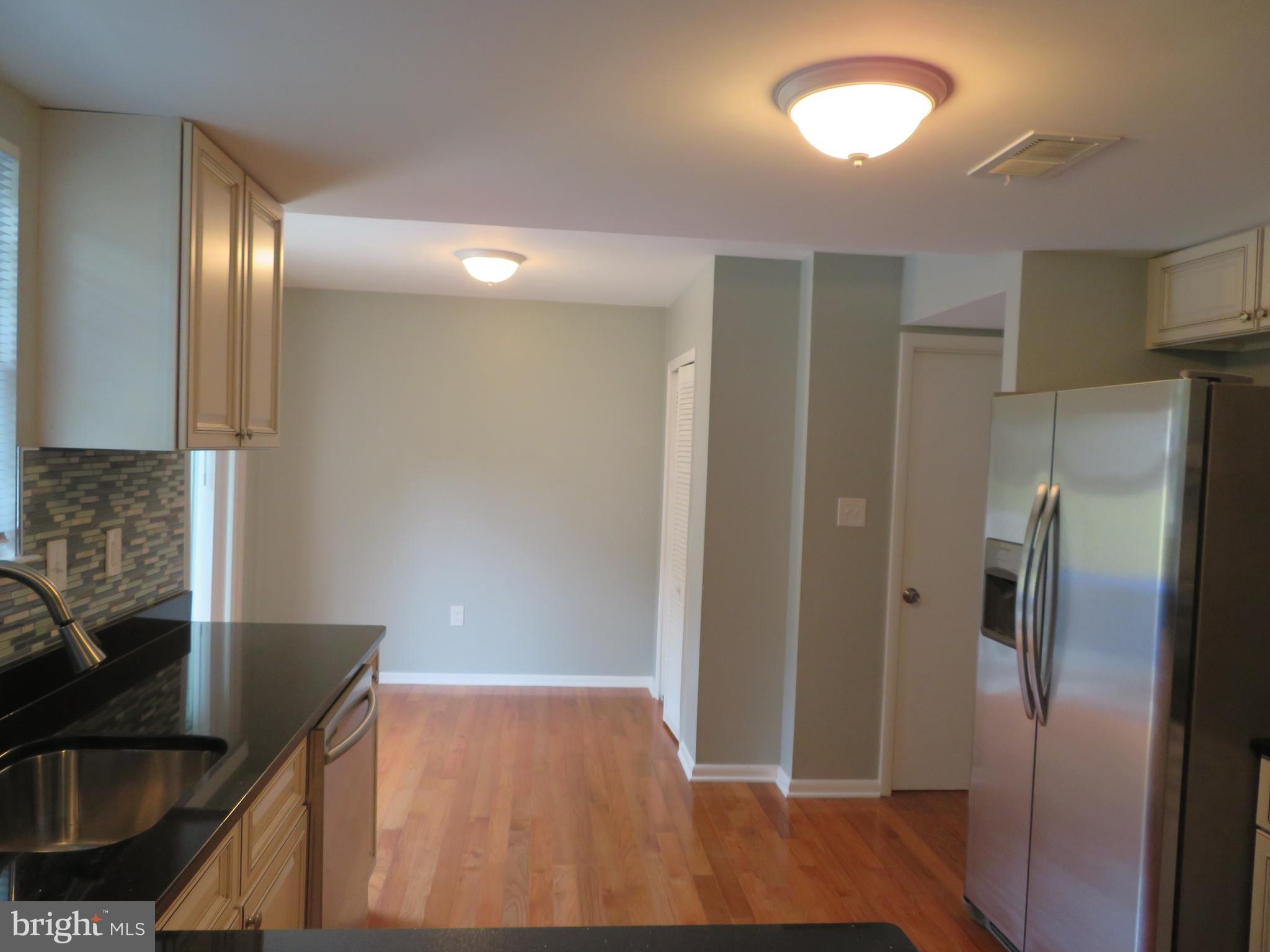 9703 Glen Avenue Silver Spring, MD 20910 - Photo 9 of 36