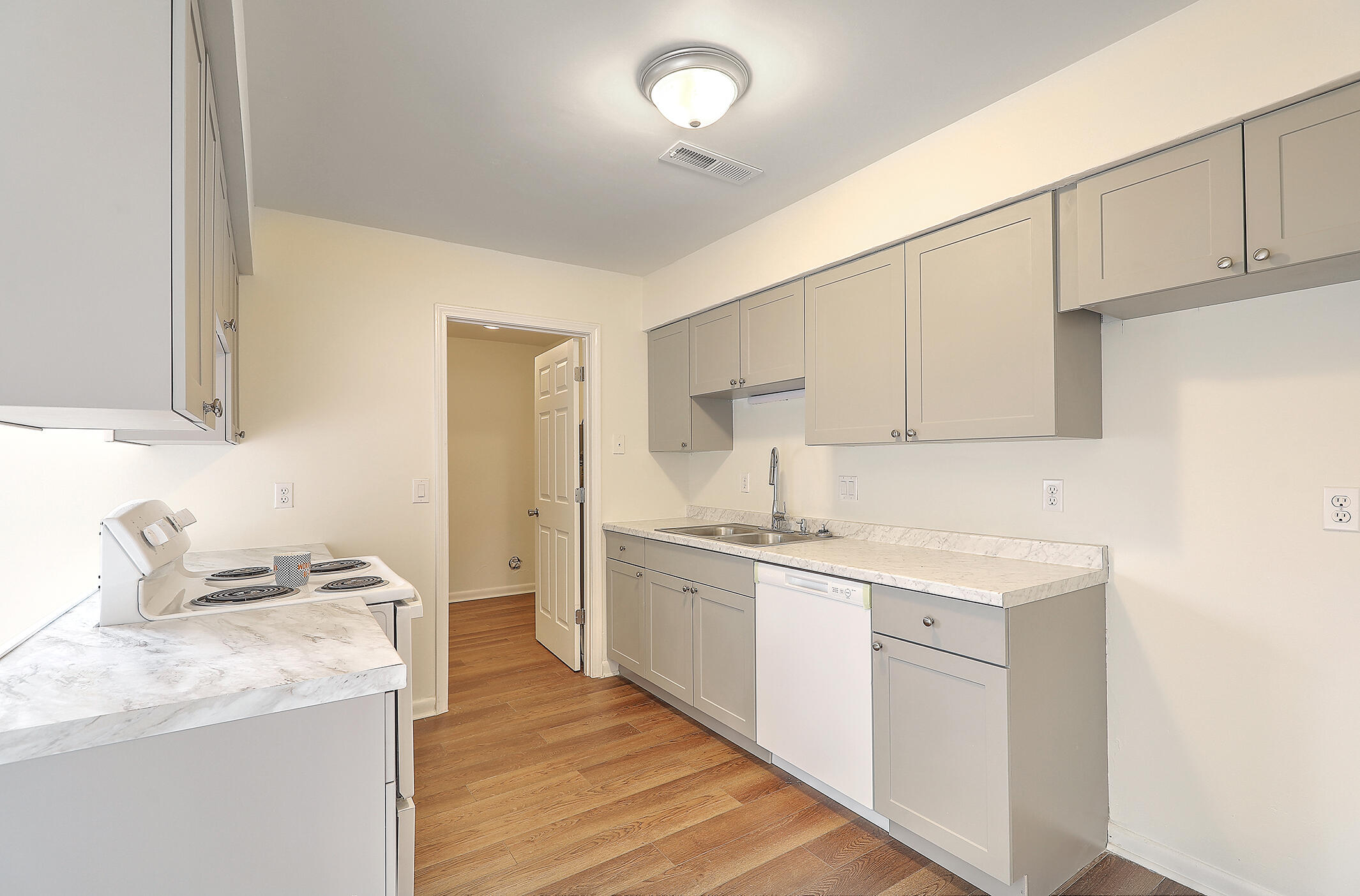 2643 Fassitt Road North Charleston, SC 29406 - Photo 4 of 7 1R3A3095_096_097_098_099_100_101