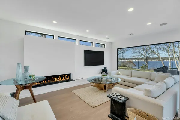 $150,000 | 10 Bay View Drive, Hampton Bays, NY 11946