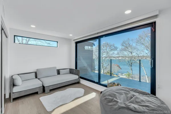 $150,000 | 10 Bay View Drive, Hampton Bays, NY 11946