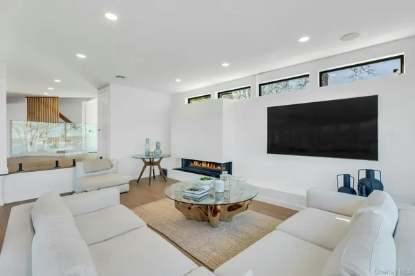 $150,000 | 10 Bay View Drive, Hampton Bays, NY 11946