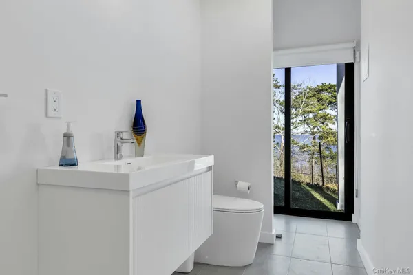 $150,000 | 10 Bay View Drive, Hampton Bays, NY 11946