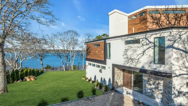 $150,000 | 10 Bay View Drive, Hampton Bays, NY 11946