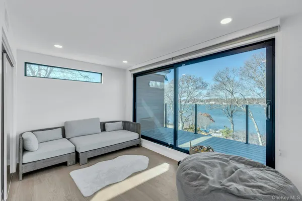 $150,000 | 10 Bay View Drive, Hampton Bays, NY 11946