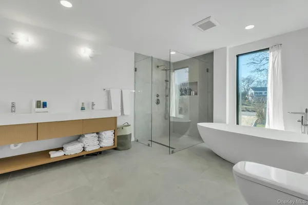 $150,000 | 10 Bay View Drive, Hampton Bays, NY 11946