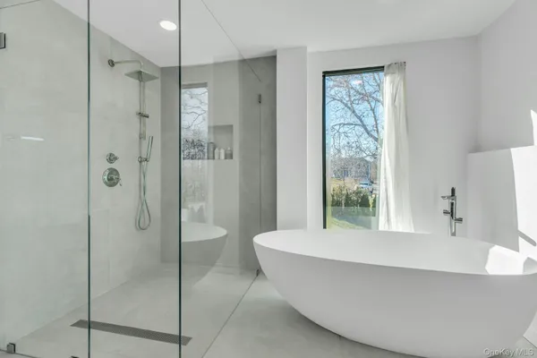 $150,000 | 10 Bay View Drive, Hampton Bays, NY 11946