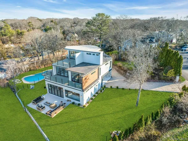 $150,000 | 10 Bay View Drive, Hampton Bays, NY 11946