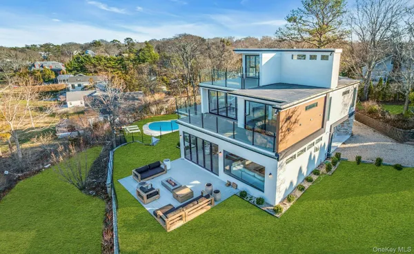 $150,000 | 10 Bay View Drive, Hampton Bays, NY 11946