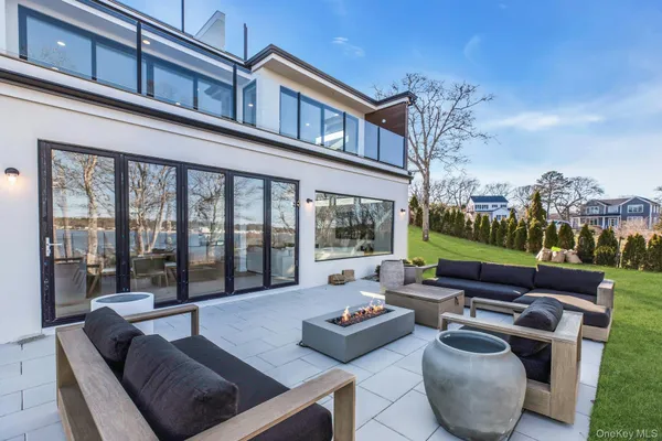 $150,000 | 10 Bay View Drive, Hampton Bays, NY 11946