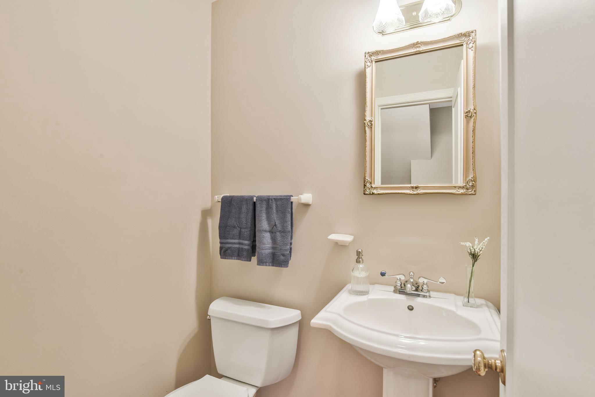 5988 Queenston Street Springfield, VA 22152 - Photo 12 of 50 Main level half bath