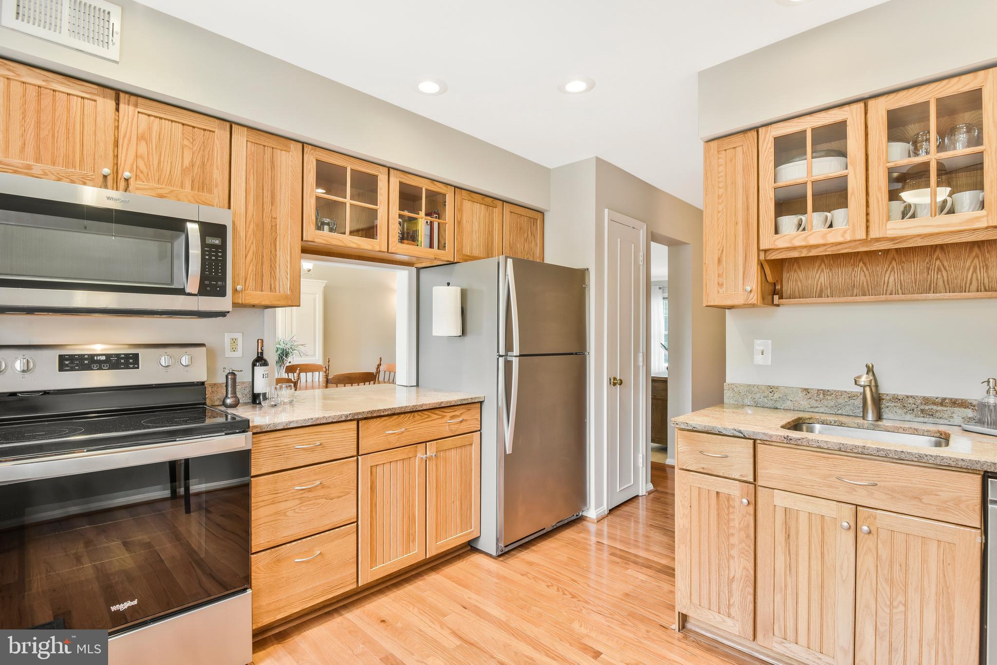5988 Queenston Street Springfield, VA 22152 - Photo 14 of 50 Gorgeous kitchen with newer appliances