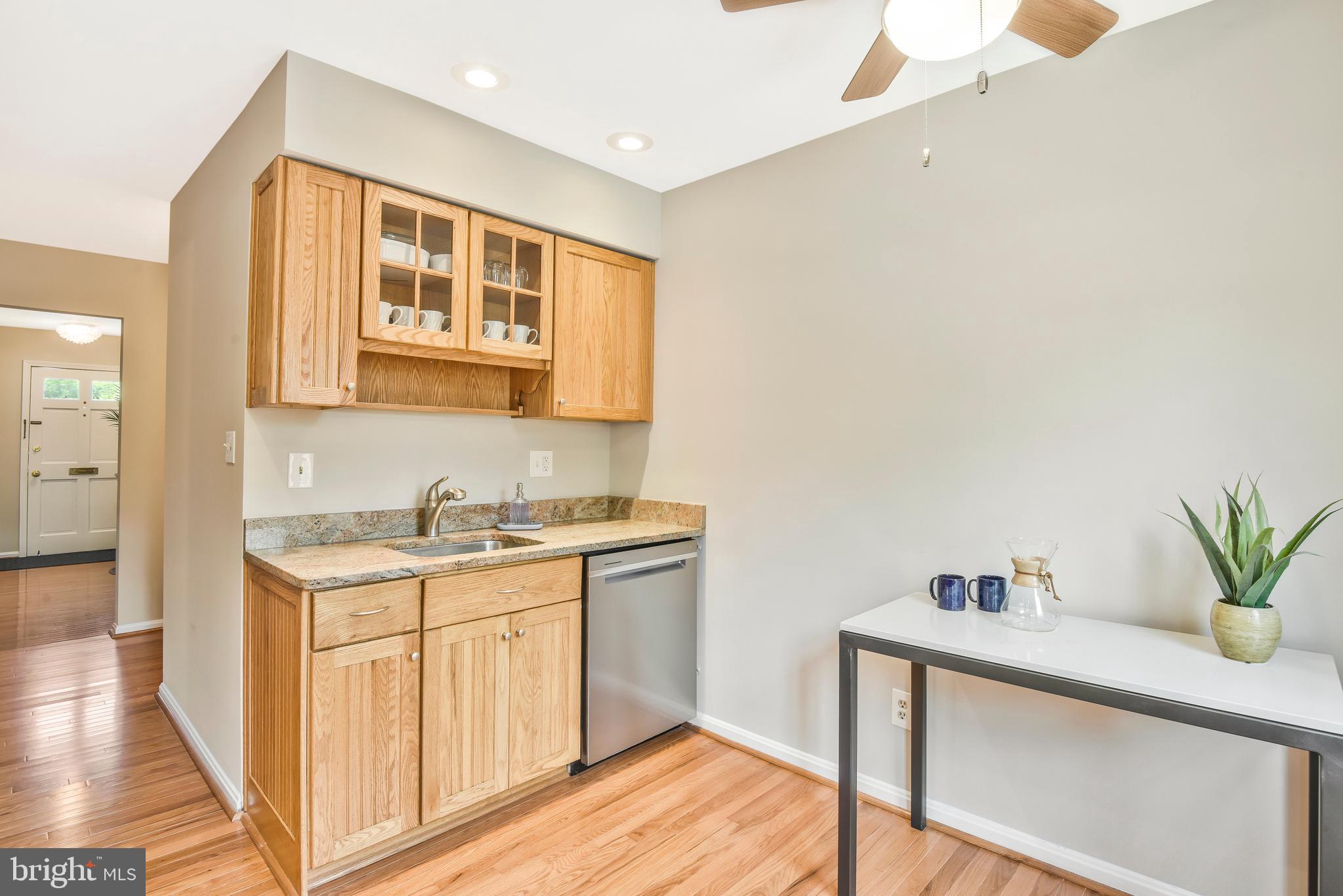 5988 Queenston Street Springfield, VA 22152 - Photo 16 of 50