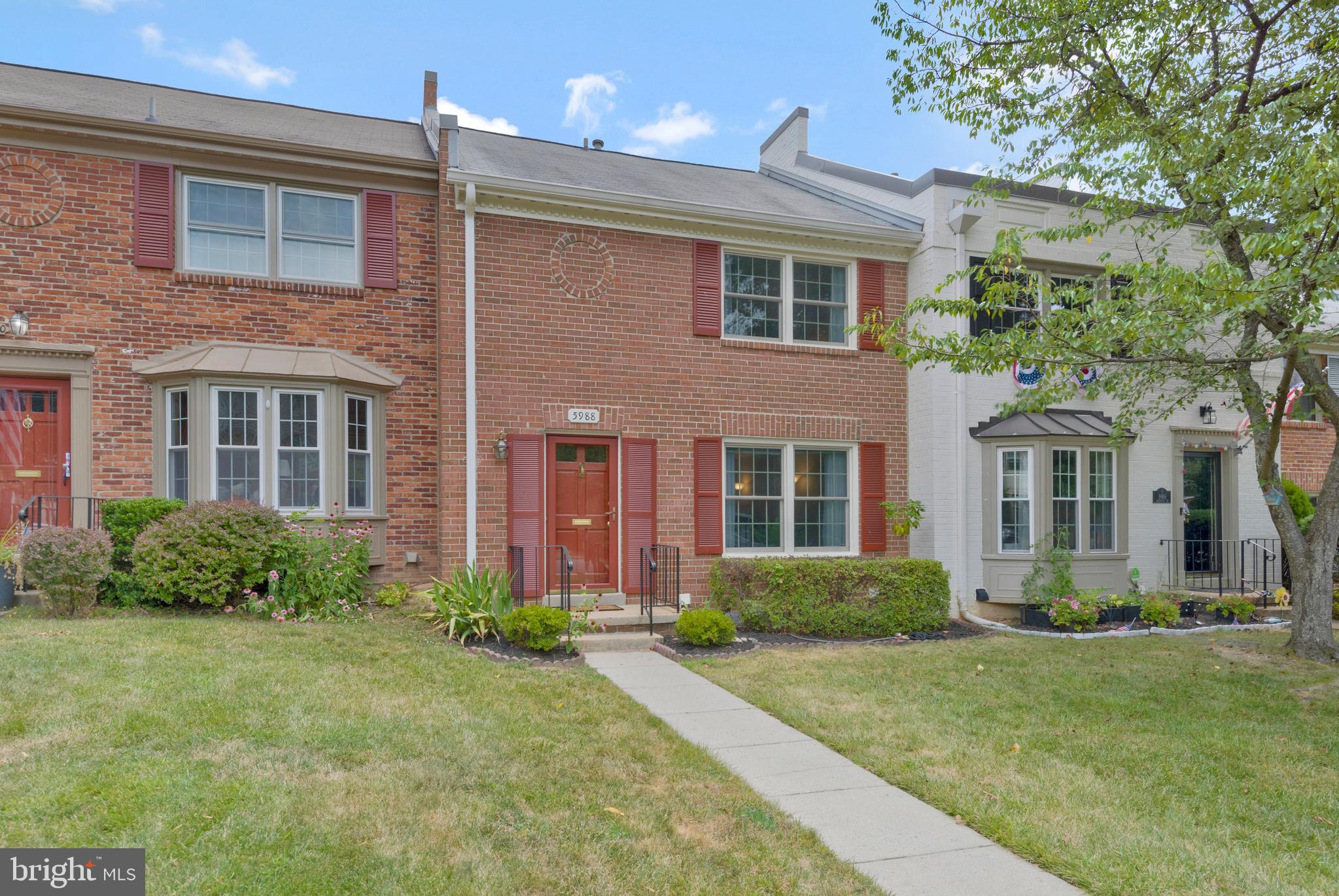 5988 Queenston Street Springfield, VA 22152 - Photo 2 of 50
