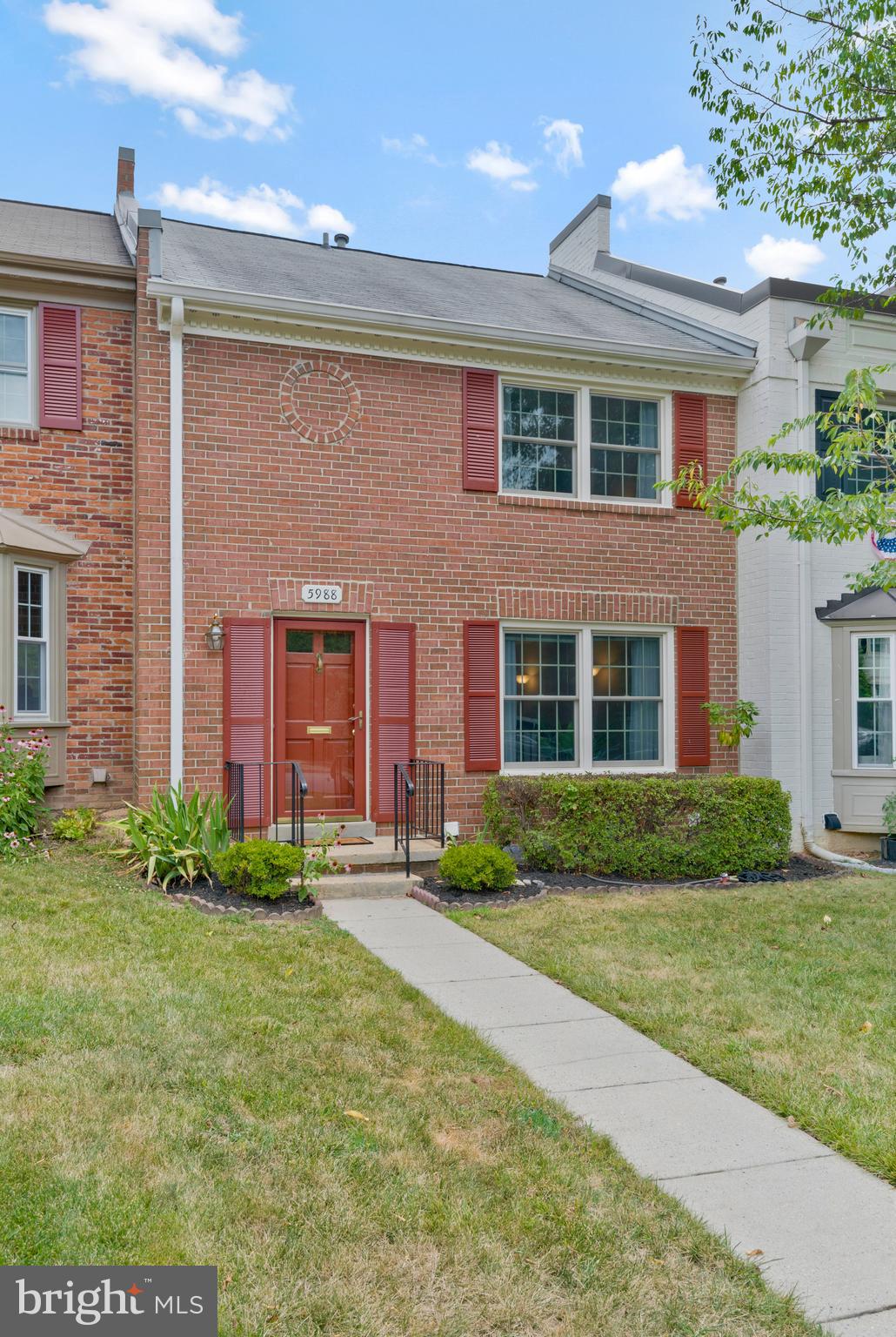 5988 Queenston Street Springfield, VA 22152 - Photo 4 of 50