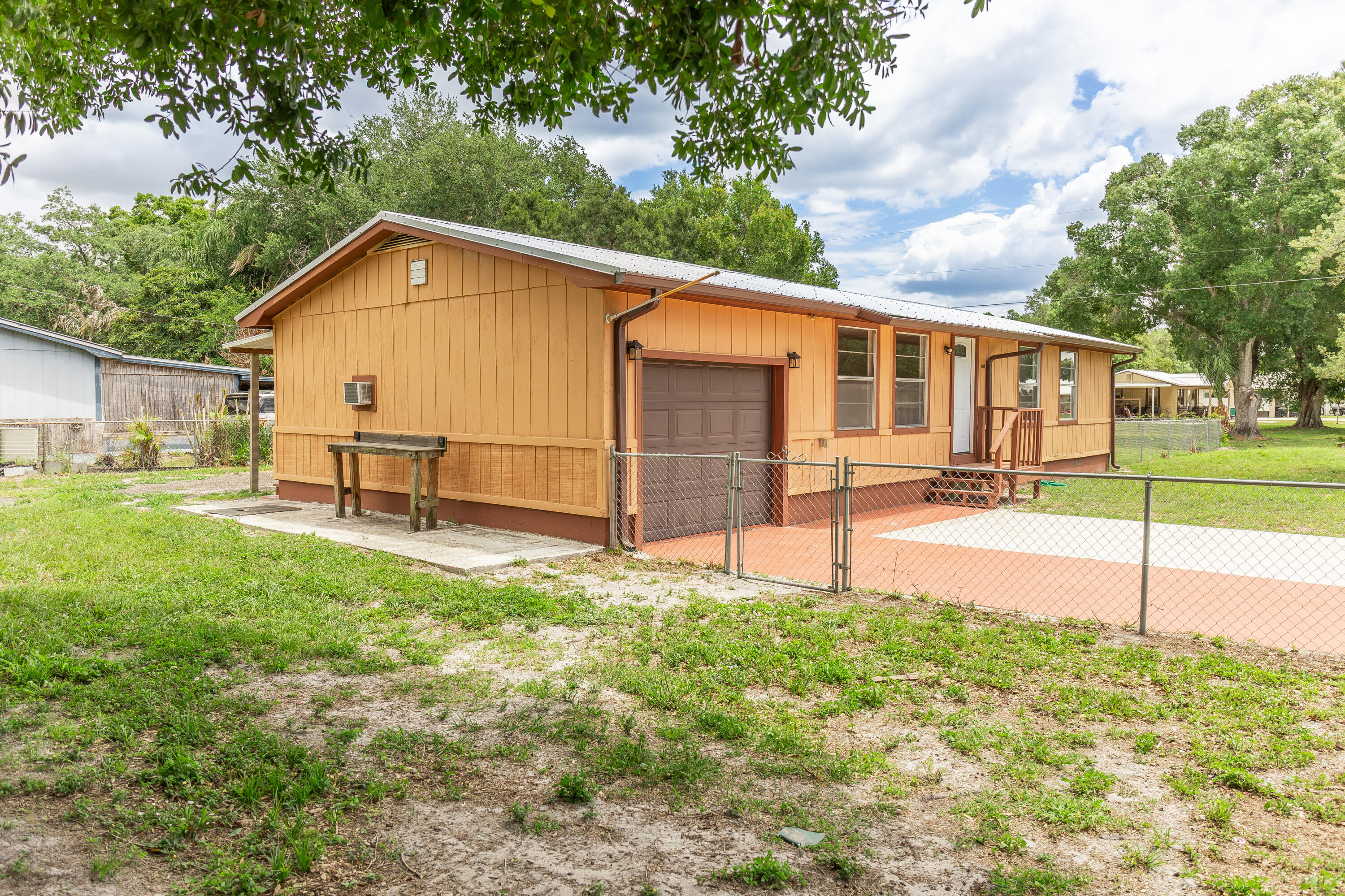 612 Southwest 9th Street Okeechobee, FL 34974 - Photo 21 of 52 612 Property-31