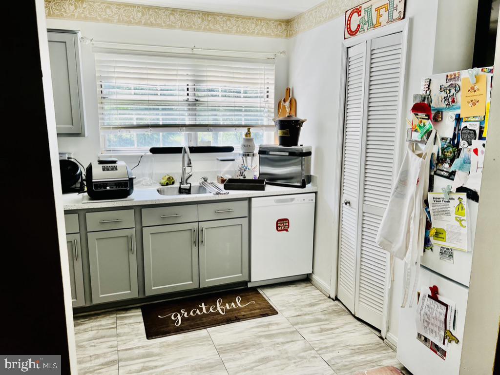 1007 Epworth Way Capitol Heights, MD 20743 - Photo 5 of 54