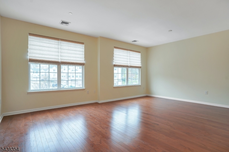 308 Rotando Way Morris Plains, NJ 07950 - Photo 4 of 28