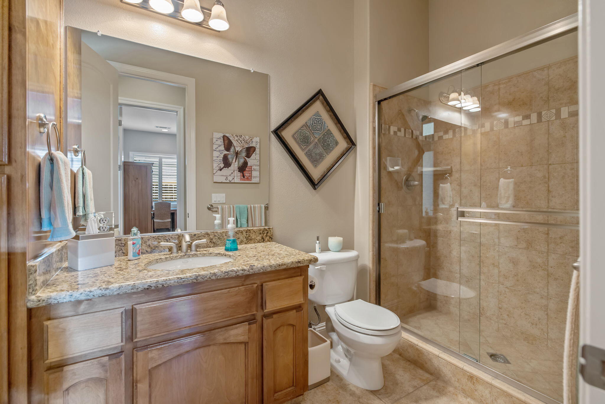 760 St James Court Exeter, CA 93221 - Photo 47 of 77 bath with door to back yard access.
