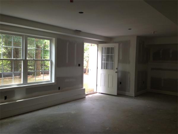 90 Rangeway Road, Unit 301 Billerica, MA 01862 - Photo 13 of 22 an empty room with windows