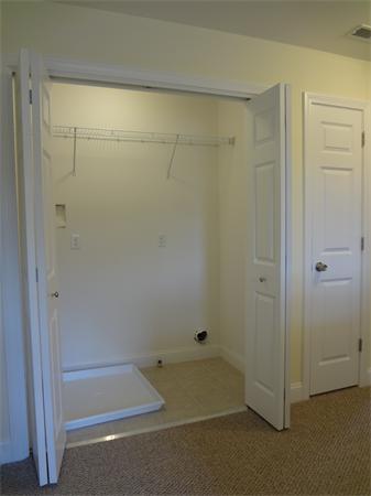90 Rangeway Road, Unit 301 Billerica, MA 01862 - Photo 8 of 22 a bathroom with a bathtub