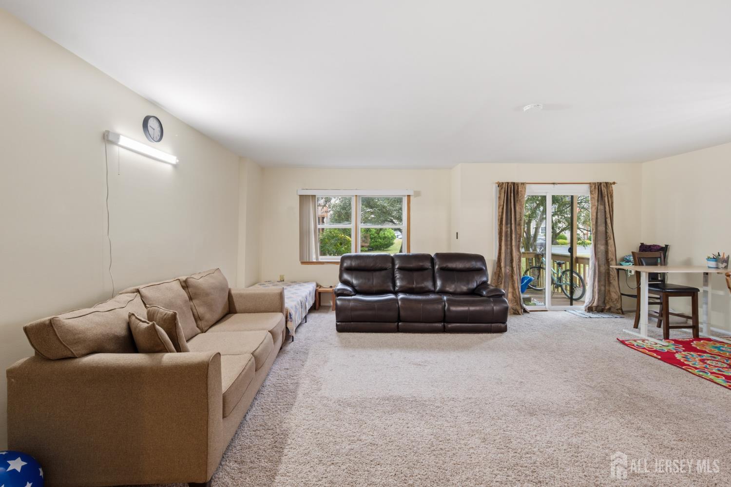 1005 Robin Road Hillsborough, NJ 08844 - Photo 4 of 46