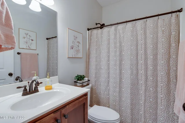 $399,900 | 3077 West Jefferson Loop, Hernando, MS 38632