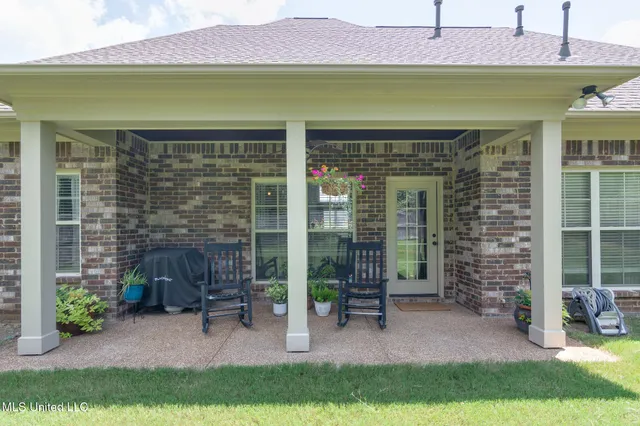 $399,900 | 3077 West Jefferson Loop, Hernando, MS 38632