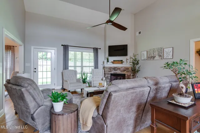 $399,900 | 3077 West Jefferson Loop, Hernando, MS 38632