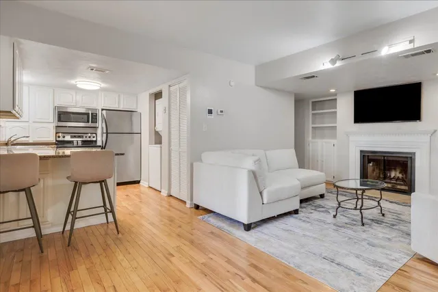 $1,800 | 517 East Jefferson Street, Unit 45, Tallahassee, FL 32301