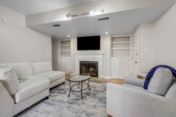 $1,800 | 517 East Jefferson Street, Unit 45, Tallahassee, FL 32301