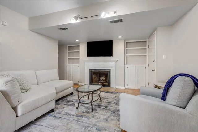 $1,800 | 517 East Jefferson Street, Unit 45, Tallahassee, FL 32301