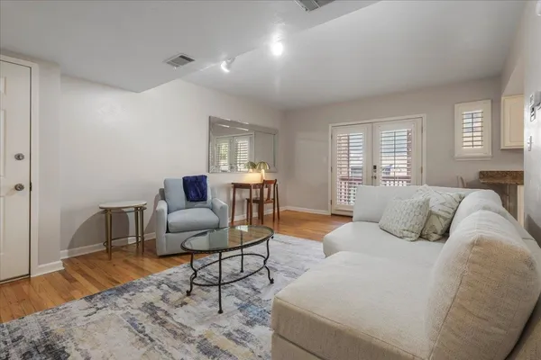 $1,800 | 517 East Jefferson Street, Unit 45, Tallahassee, FL 32301