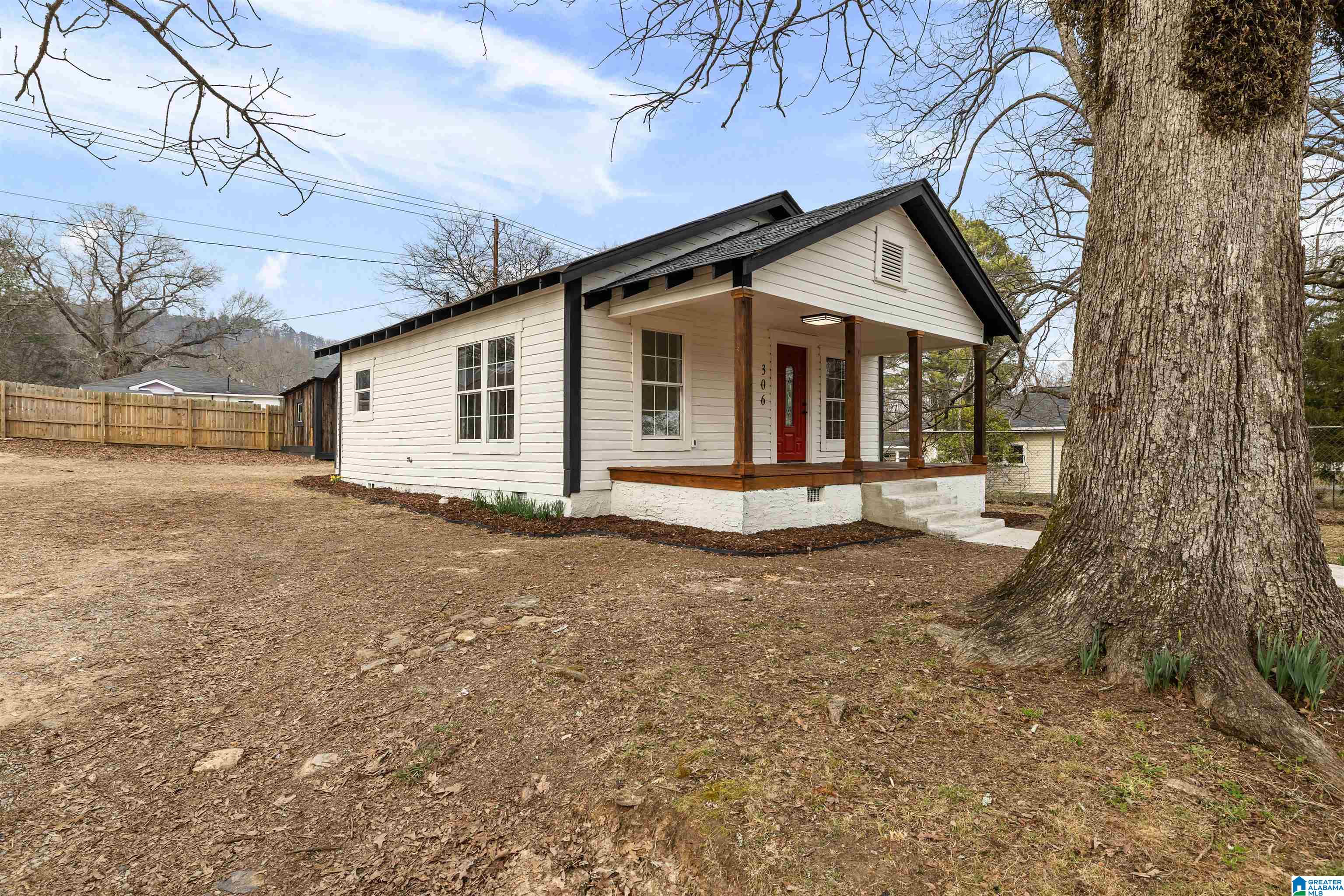 306 Adams Avenue West Oneonta, AL 35121 - Photo 4 of 24