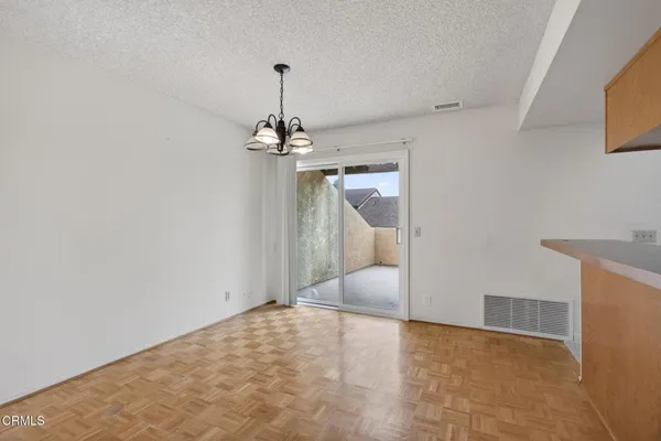 $390,000 | 176 Fashion Park Place, Oxnard, CA 93033